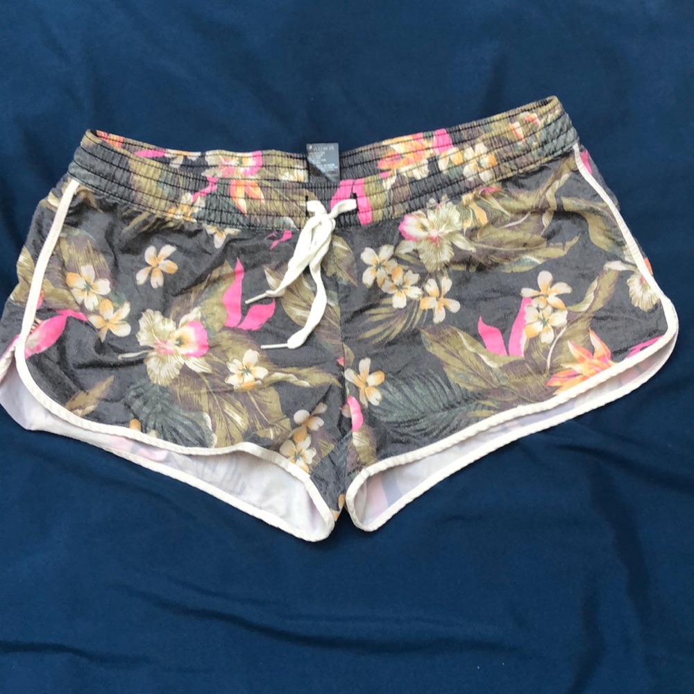 Billabong shorts size large